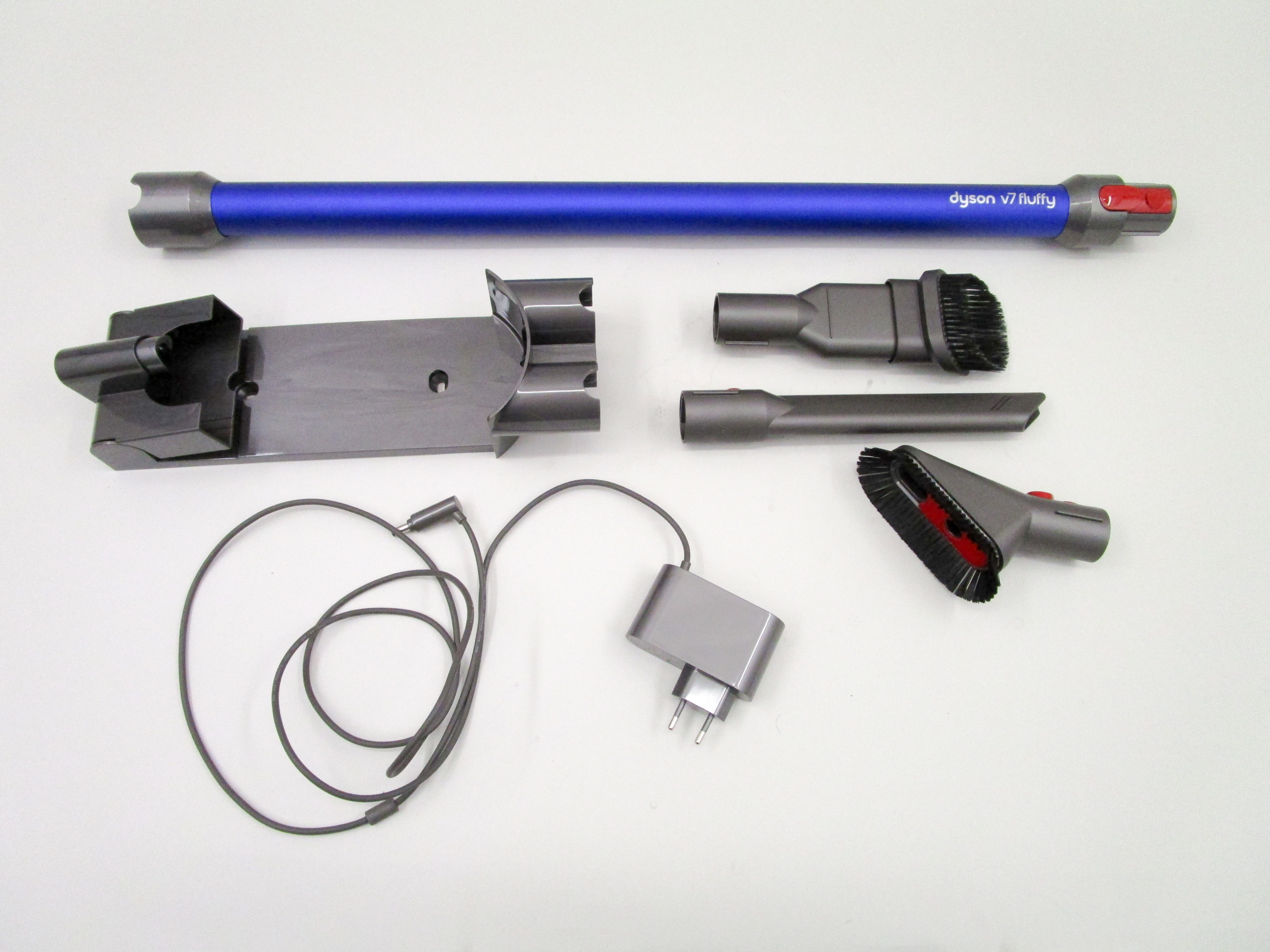 DYSON V7 FLUFFY