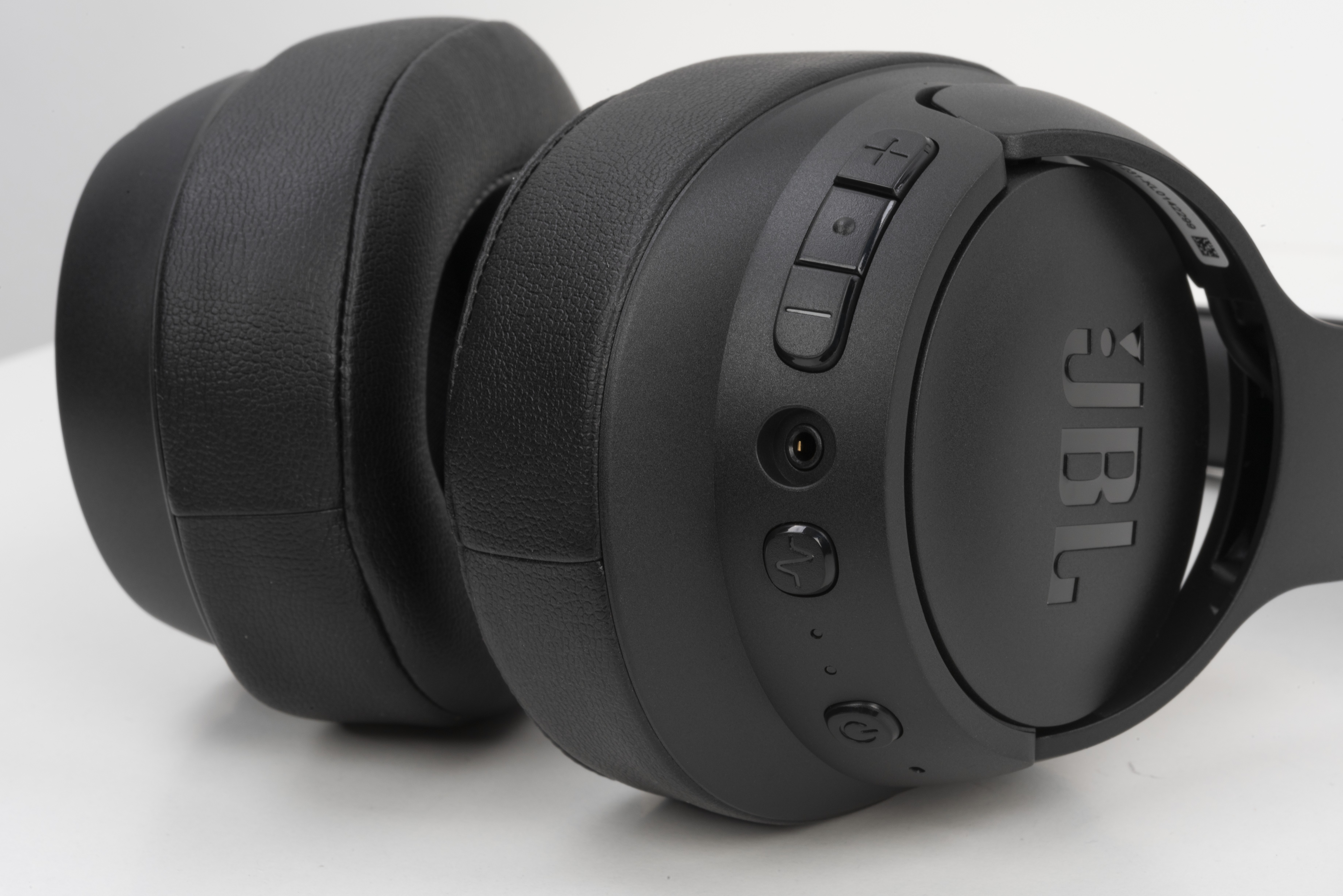 JBL TUNE 760NC
