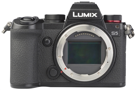 PANASONIC LUMIX DC-S5 + LUMIX S 20-60